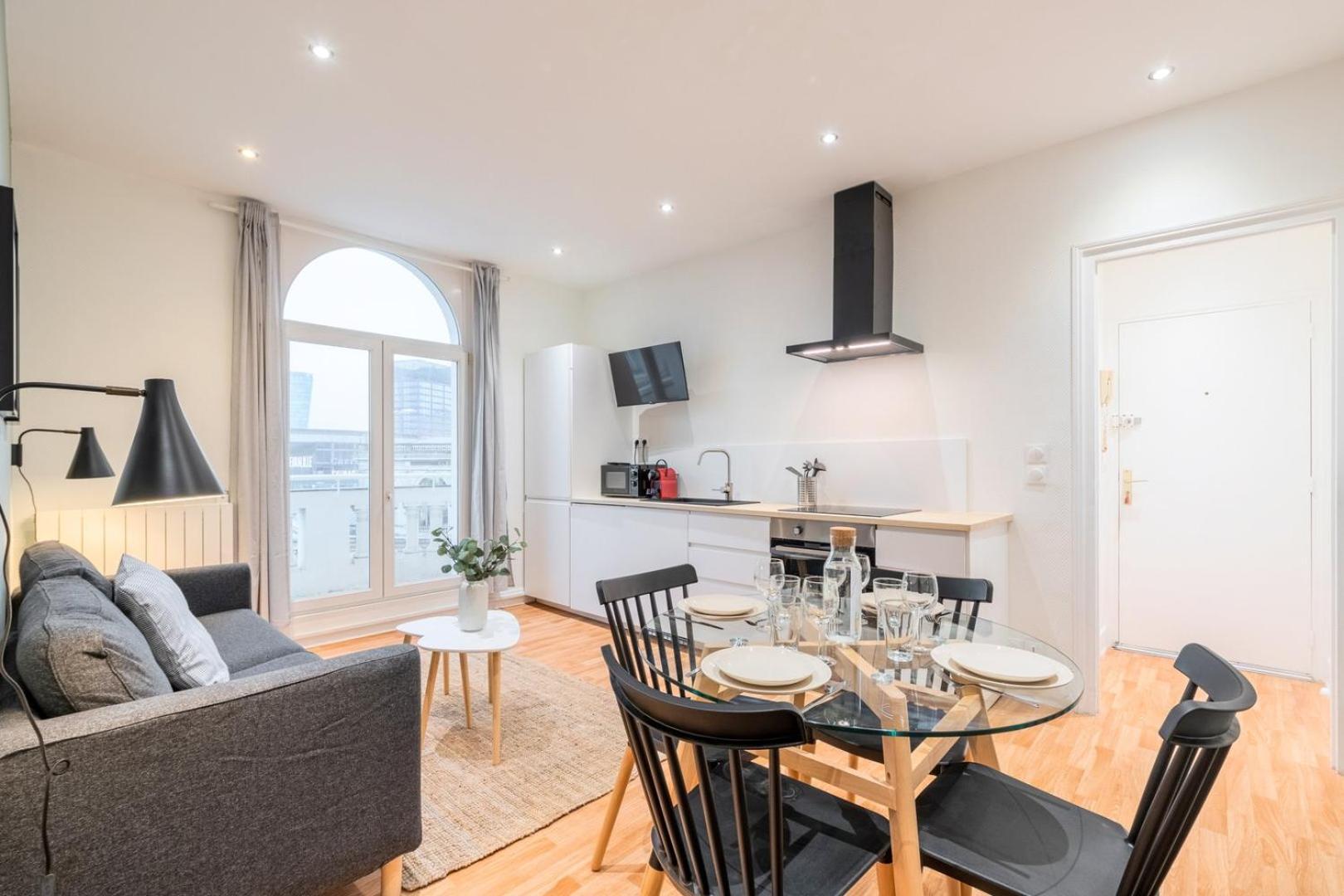 Apartment For 4 In Front Of Lille Flandres Station Exterior photo
